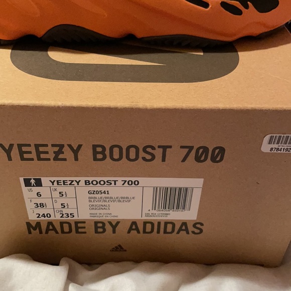 Adidas Yezzy Boost 700 - Picture 3 of 4